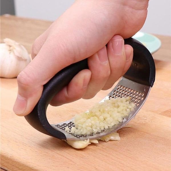 Kitchen Manual Garlic Presser Tools Garlic Crusher Peeler Shopee