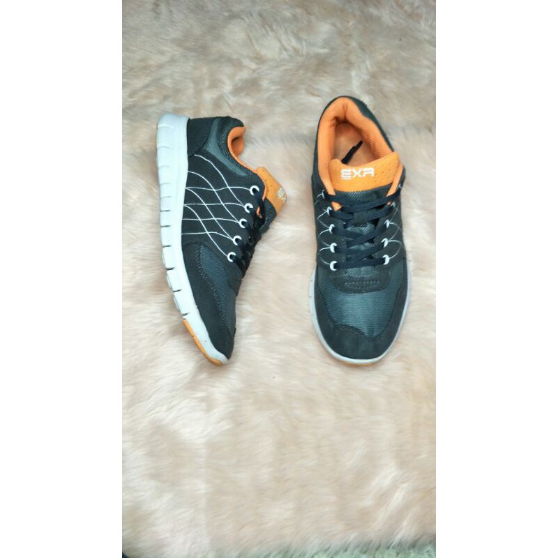 ukay ukay shoes/unisex/EXR Shopee Philippines