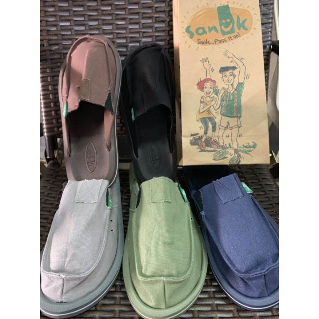 mens black sanuk shoes