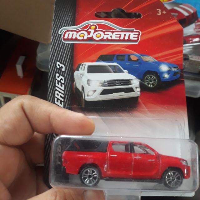 toyota hilux diecast model