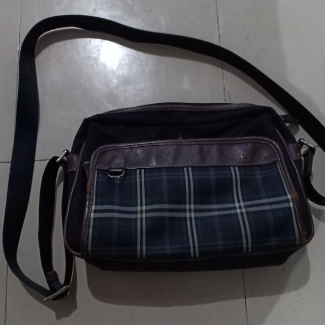 Preloved authentic Bean Pole sling bag | Shopee Philippines