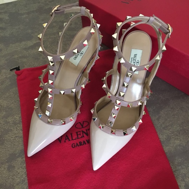 valentino nude heels