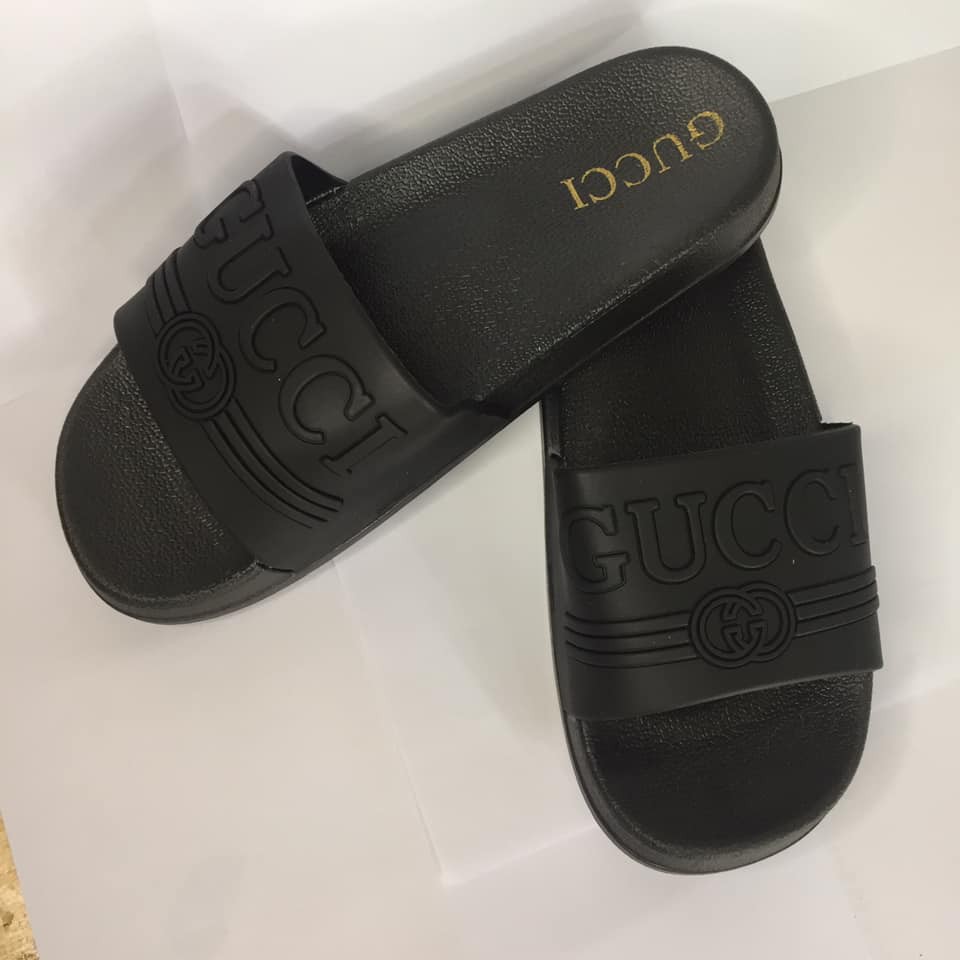 gucci flip flops all black