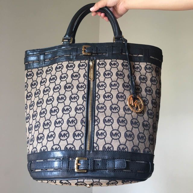 michael kors monogram tote bag