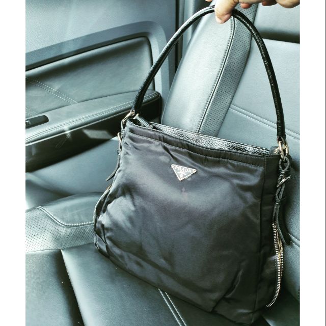 selling prada bag