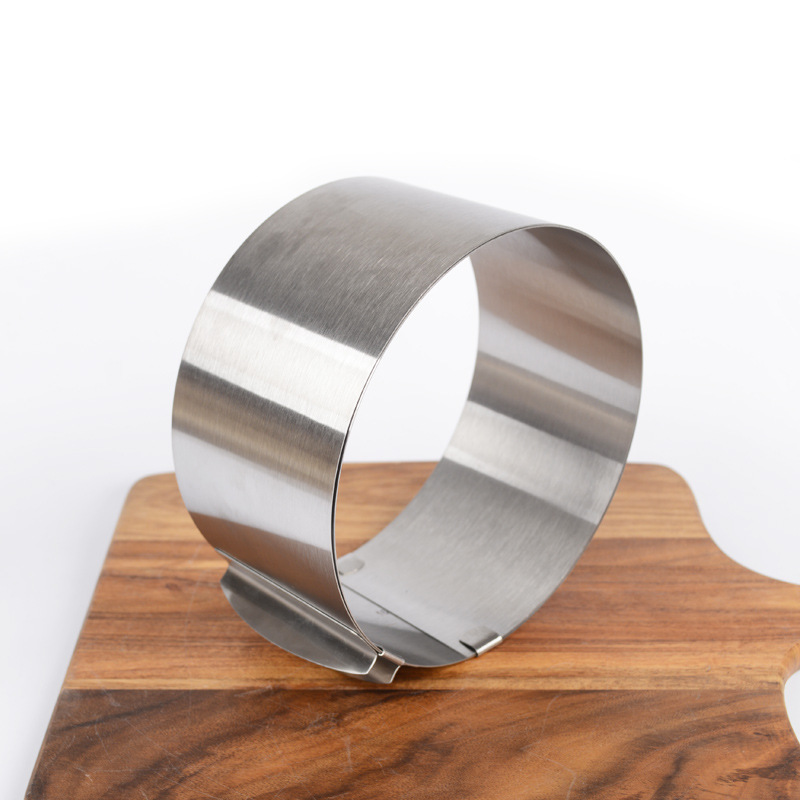 adjustable cake tin