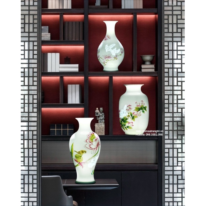 Porcelain Vases With Hidden Pattern Currently In Porcelain Binh is designed with a pattern