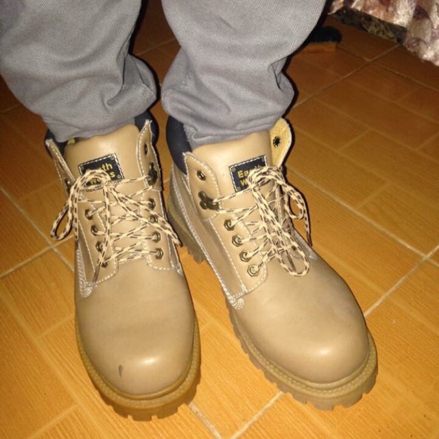 earth works shoes