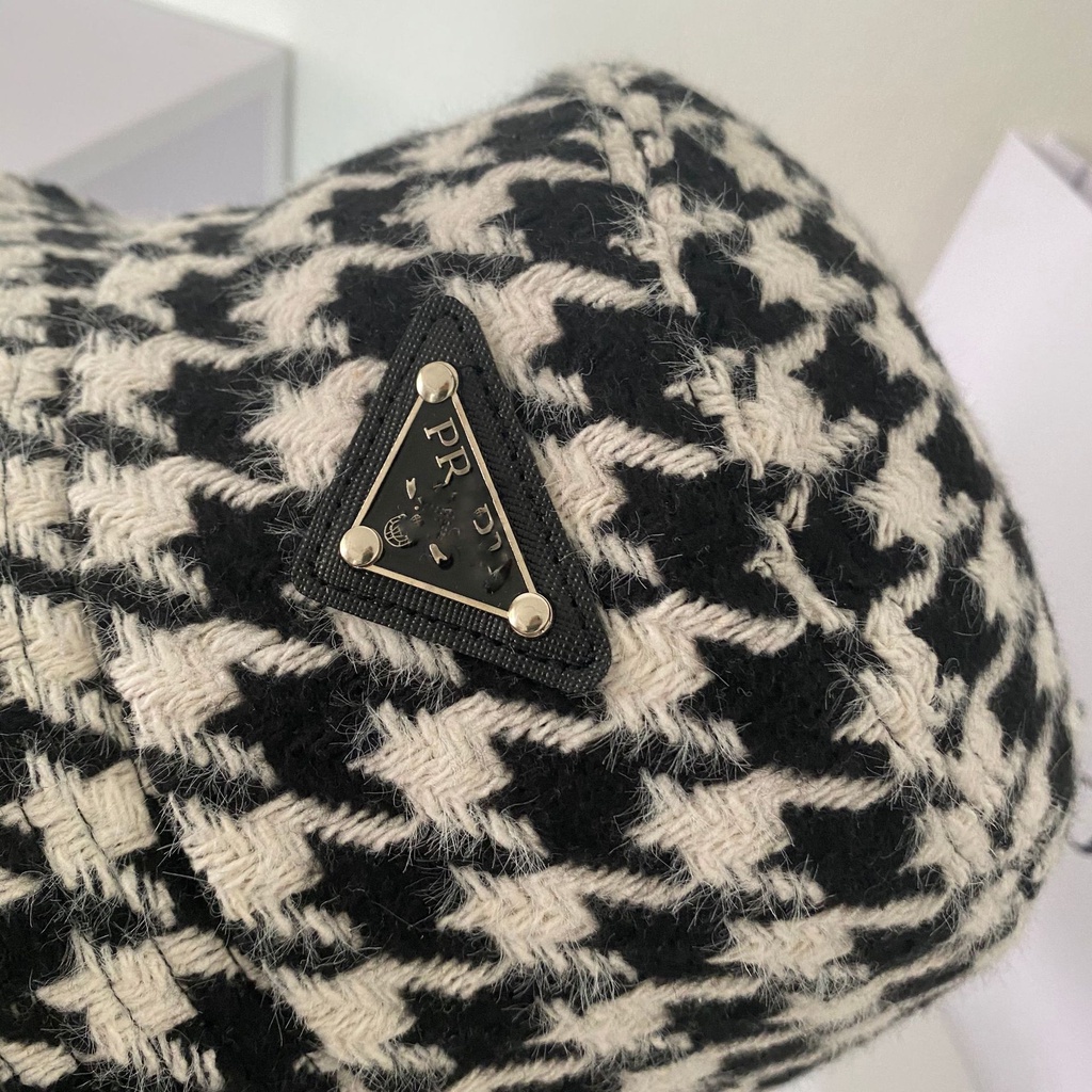 2021 new Korean Hat Women's autumn and winter Korean fashion leisure versatile letter P flat top fisherman hat Japanese ins small fresh thousand bird checked basin hat
