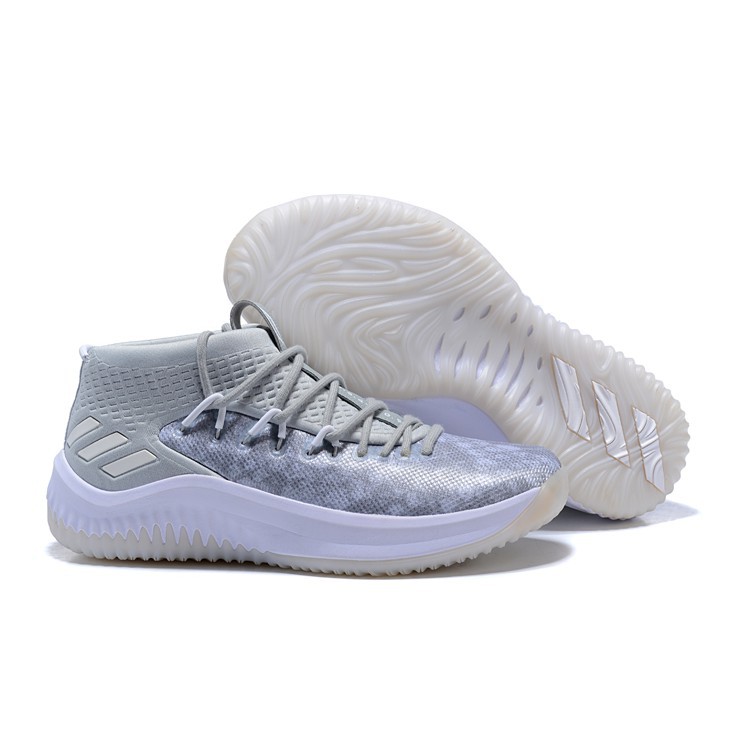 white dame 4