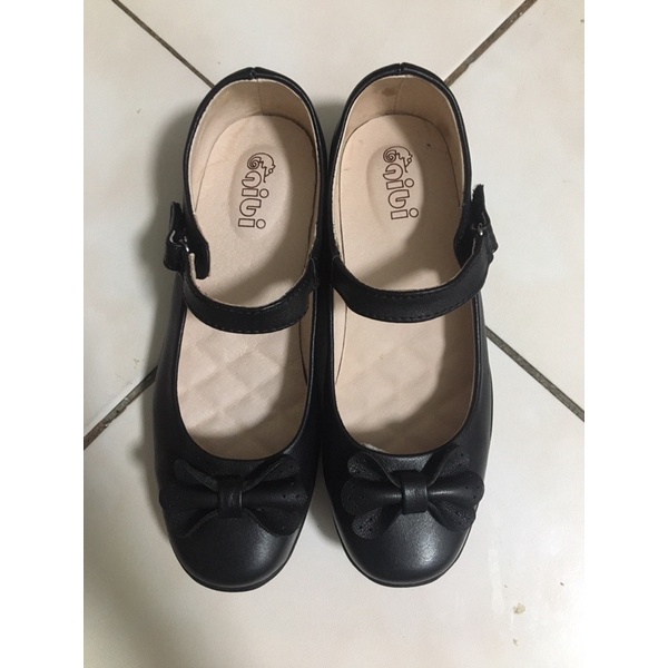 Gibi School shoes- Original | Shopee Philippines