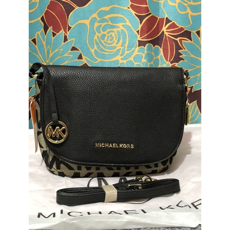 detachable sling bag