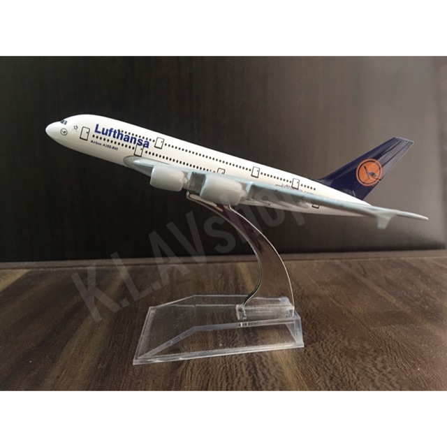 lufthansa diecast airplanes