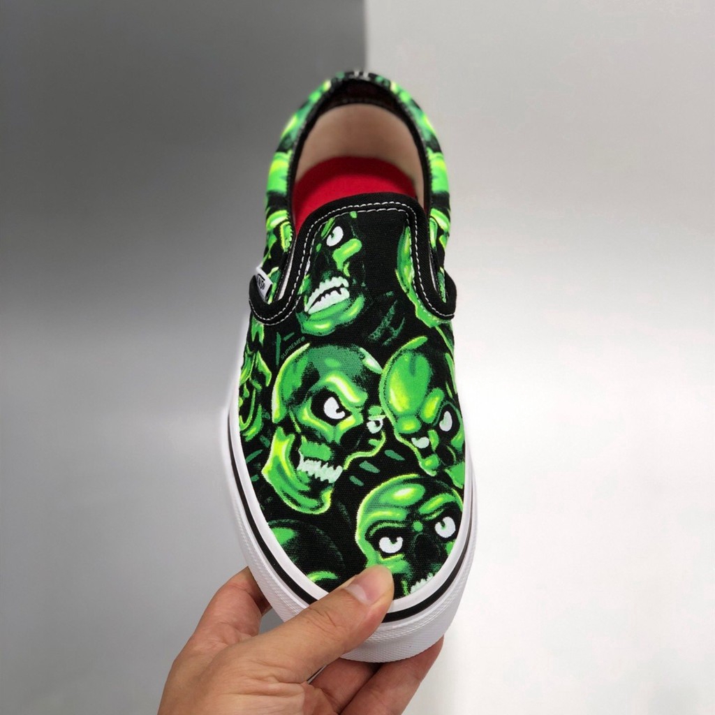 green skull vans
