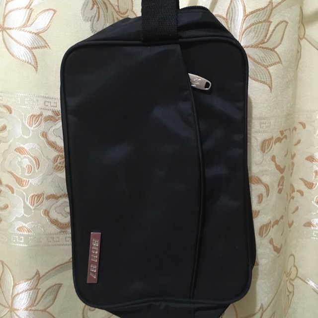 sling bag for men bench