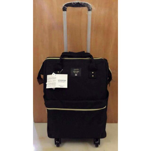 luggage bag with wheels