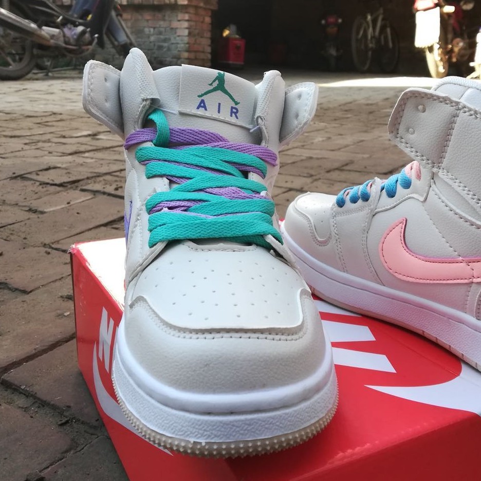 high cut nike shoes ladies