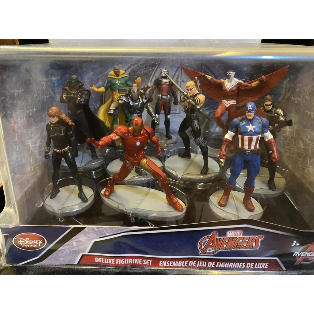 deluxe figurine set avengers