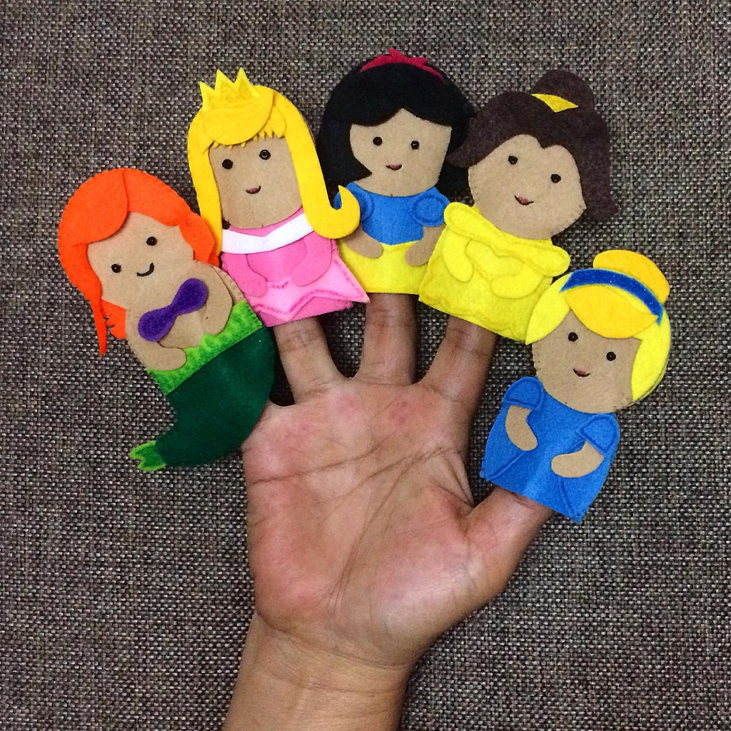 snow white finger puppets