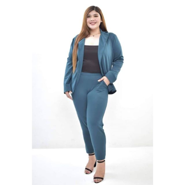 smart casual for plus size women