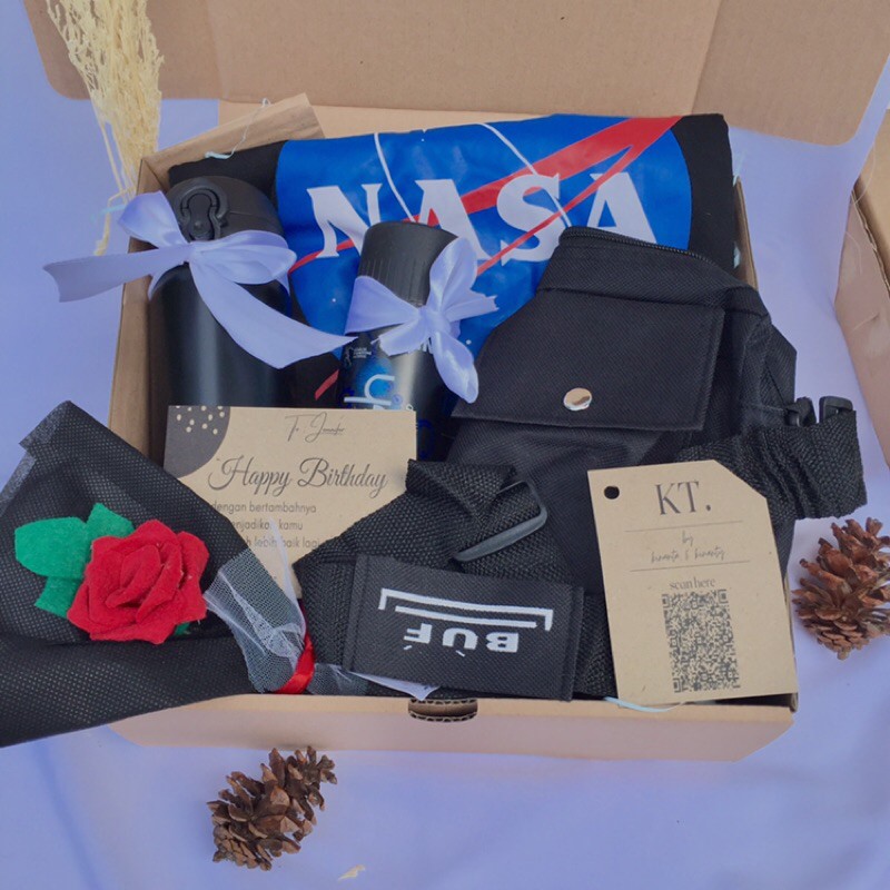 Kinantwins Id Hampers Guys Series Black Gift Box Guys Birthday Gifts Guys Nasa Shirts Shopee Philippines