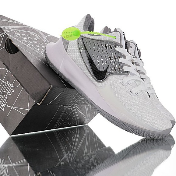 kyrie irving low shoes