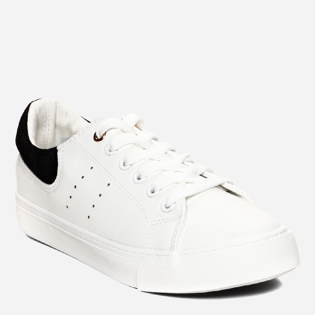 kicks white shoes