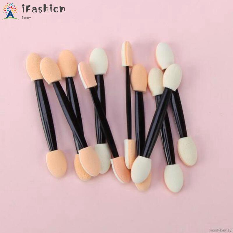 eyeshadow applicator