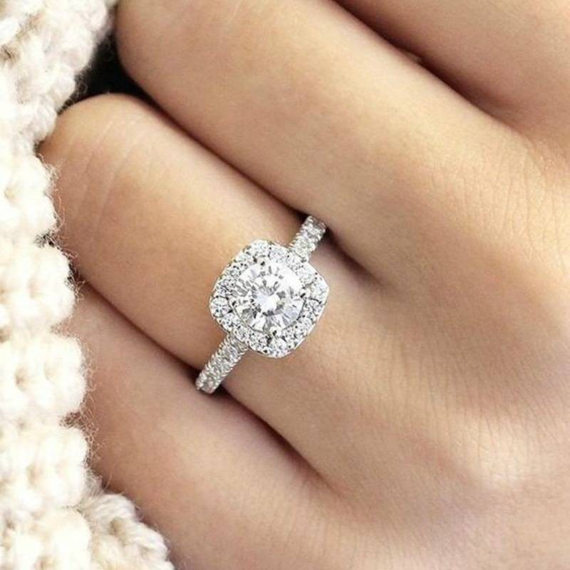 Halo Cushion Cut 18K White Gold Diamond 