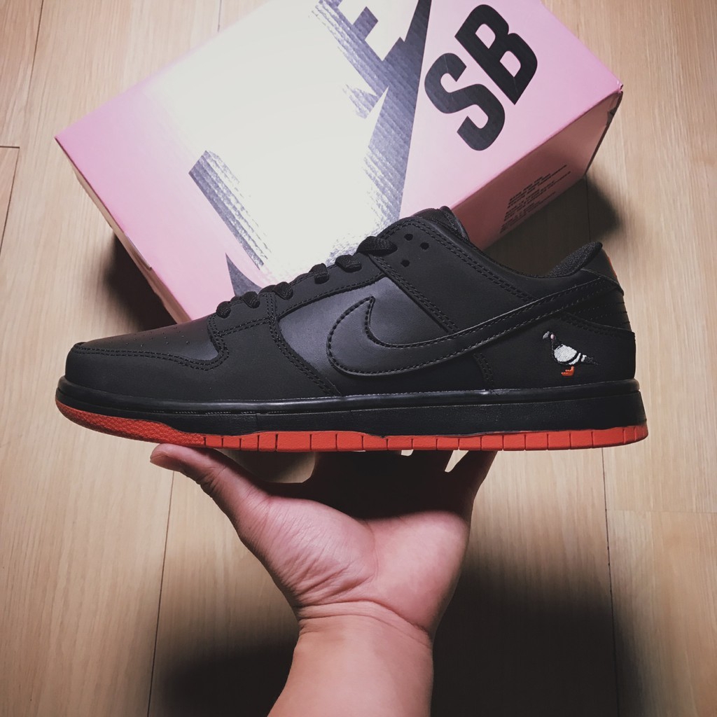 nike dunk pigeon black