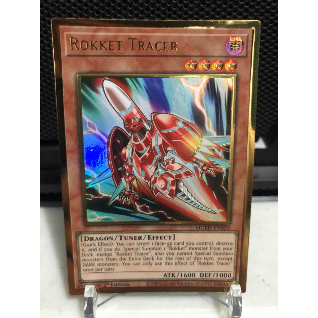 Yu-Gi-Oh! Karte - Rokket Tracer (MGED-EN020) - Premium Gold Rare - 1. Edition