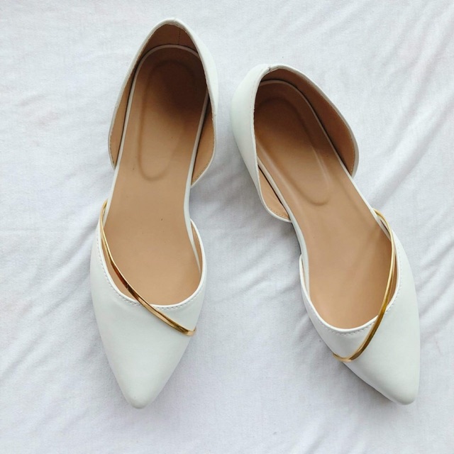 pointed doll shoes