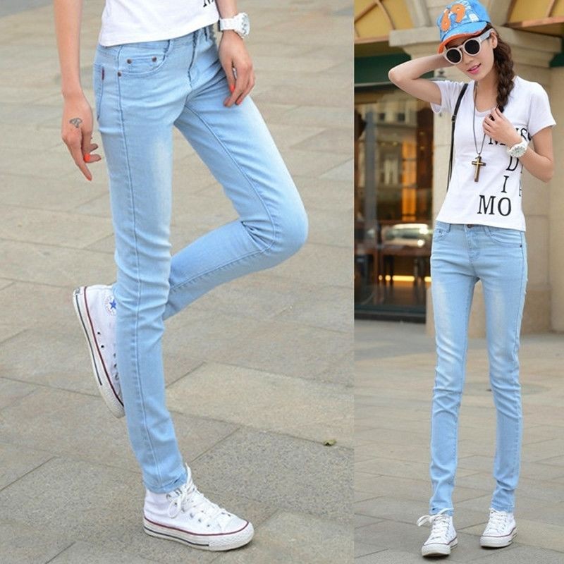 light blue jeans outfits for ladies