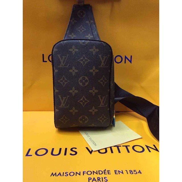 COD Louis Vuitton LV Mens chest crossed leather body bag
