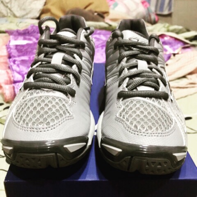 mizuno tornado 8 women's