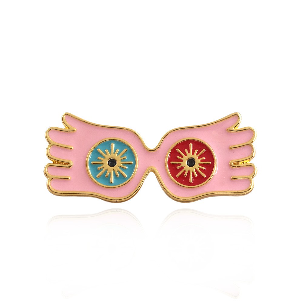 glasses brooch