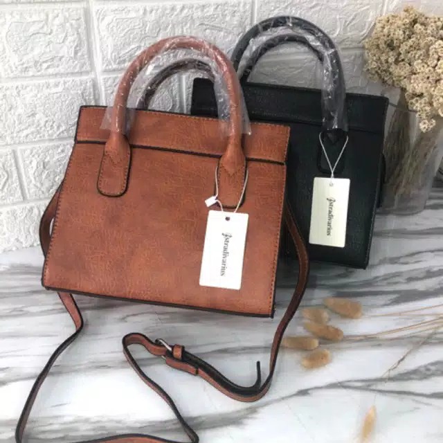 stradivarius sling bag