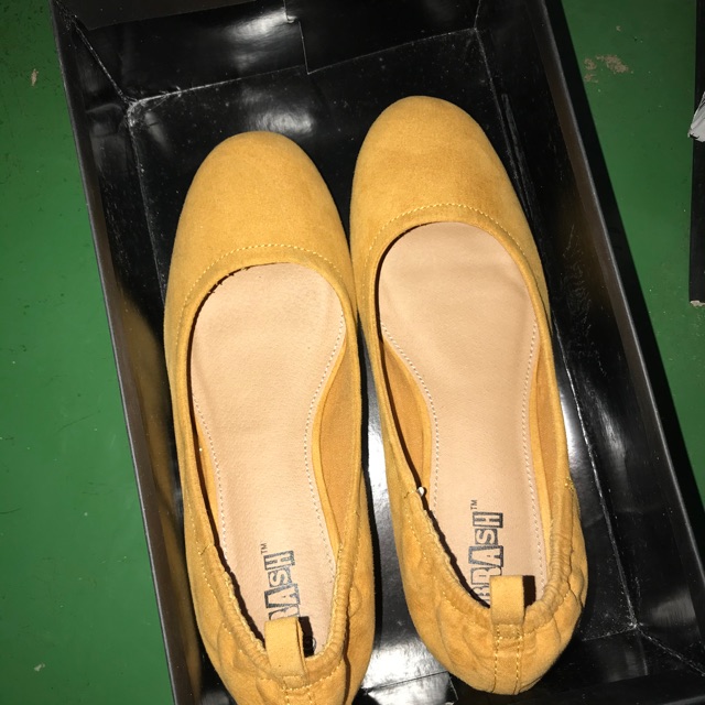 yellow sandals payless