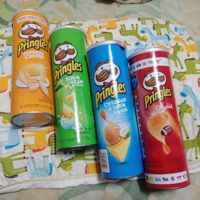 difference between pringles and lays