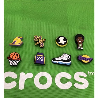 【Crocs Jibbitz NBA Jibbitz】LA Lakers Kobe Bryant Lebron James Crocs Pins for shoes bags High quality