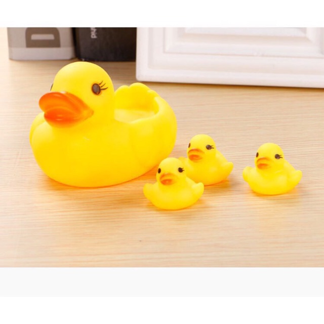 swimming duck toy