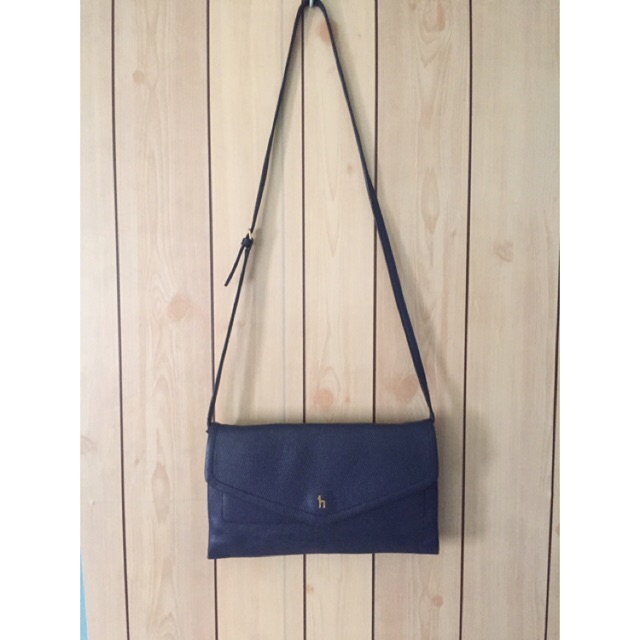 hazzys sling bag