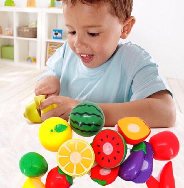 slice and play velcro fruit cutting set