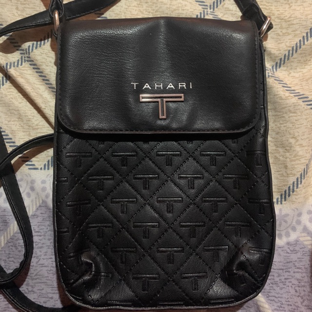tahari luggage