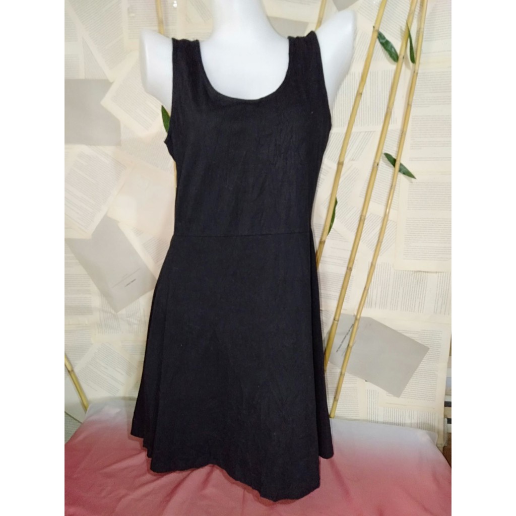 simple casual black dress