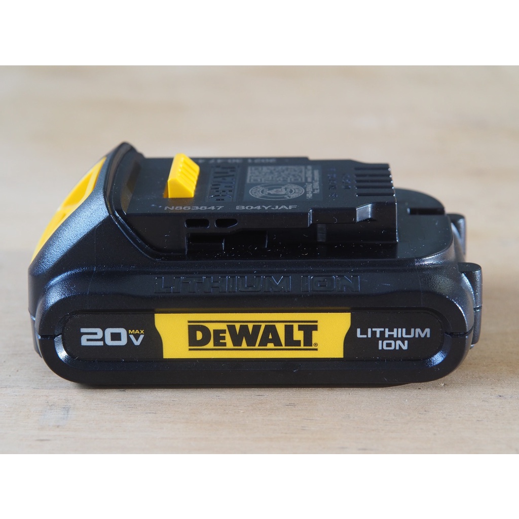 DeWalt DCB201 DCB181 18V 20V 1.5Ah Compact Battery (March 2022 Date