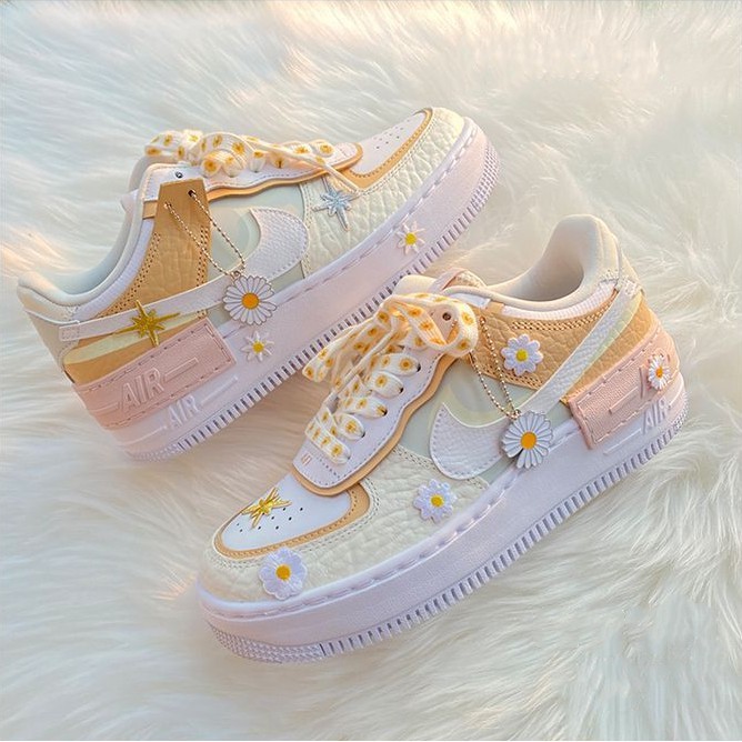 low top air forces women's