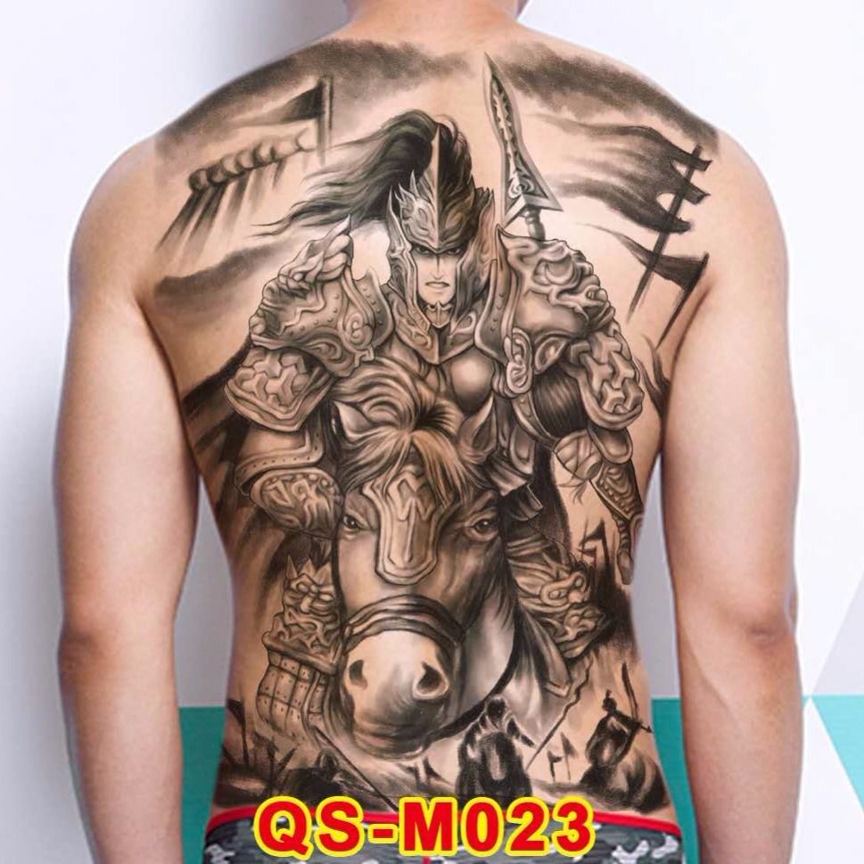 Full back tattoo stickers gia cát lượng kín lưng là một xu hướng mới và đang được ưa chuộng. Bạn có thể trang trí cho mình một chiếc áo hở lưng để khoe các hình xăm đẹp mắt và gợi cảm, mang lại cho bản thân sự tự tin và quyến rũ.