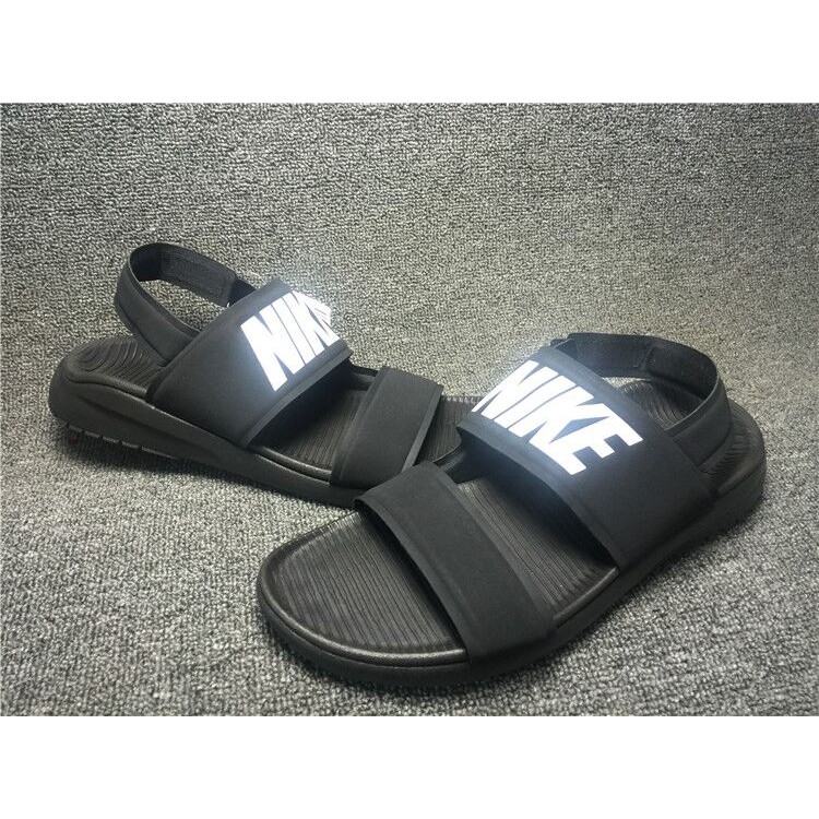 nike outdoor sandals