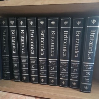Encyclopedia Britannica 13 29 Macropedia 15th Edition Price Per Piece Shopee Philippines